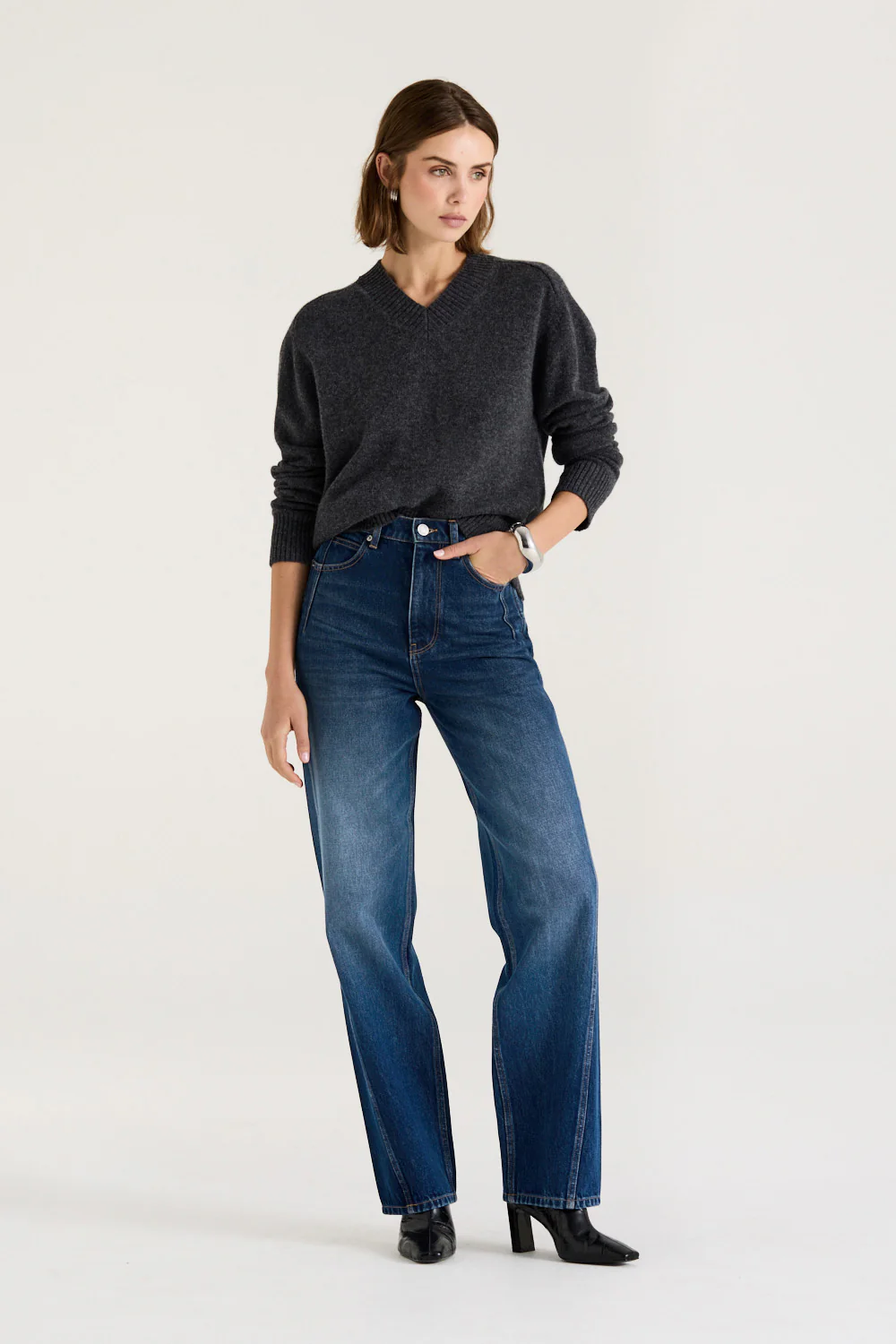 Ines V neck jumper