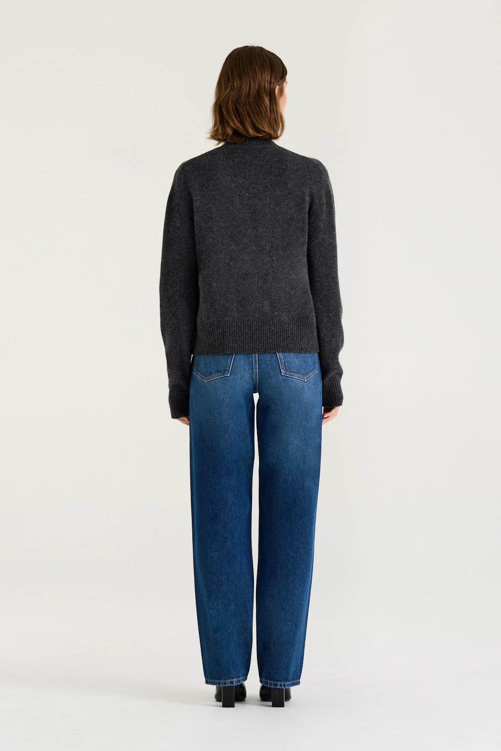 Ines V neck jumper - Image 4
