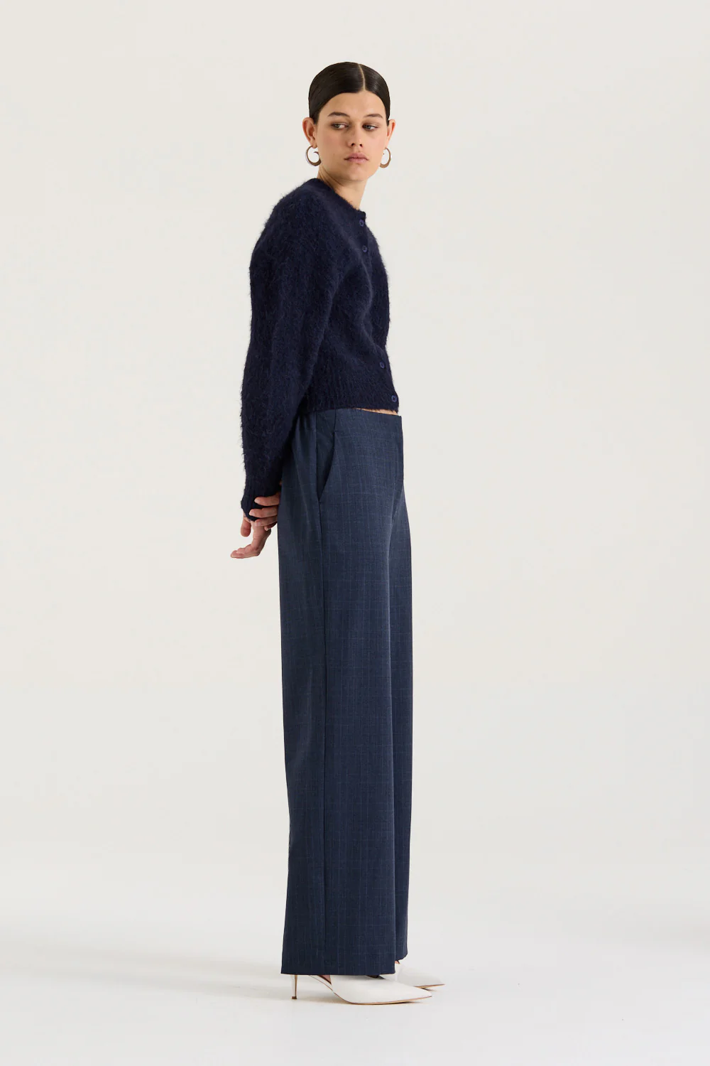 Sarah Pant - Image 7